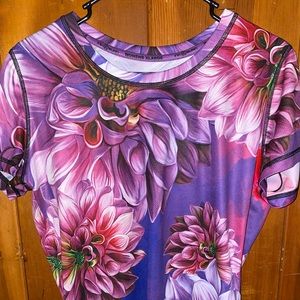 WOMEN'S DAHLIA TECH SHIRT
